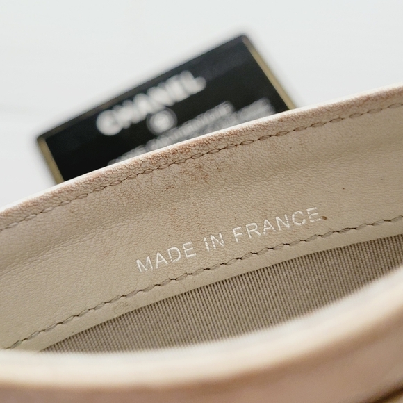 Chanel Caviar Ivory Card Holder Authentic - Picture 9 of 16